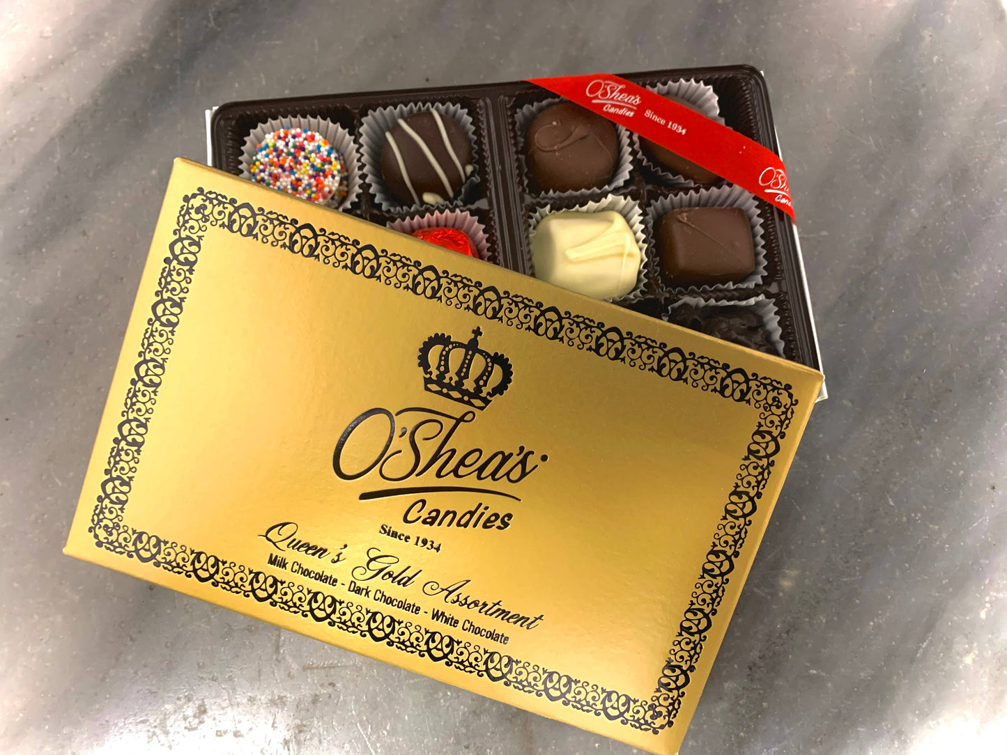 Occasion Gift Box “Queens Gold Box” 👸